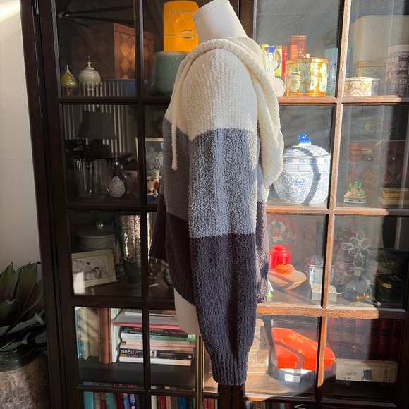 SO, microfiber super soft tri color hoodie - Picture 3 of 6